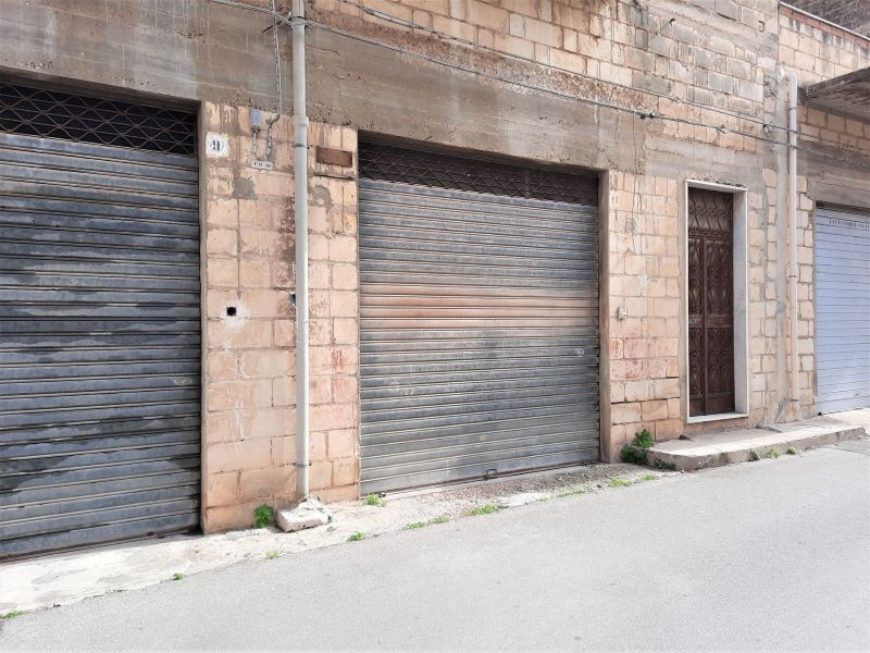 Garage in vendita a Noto