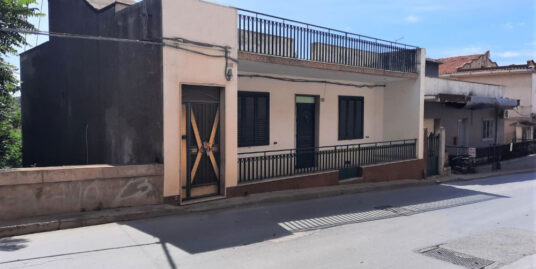 Indipendente , Panoramica, a Noto